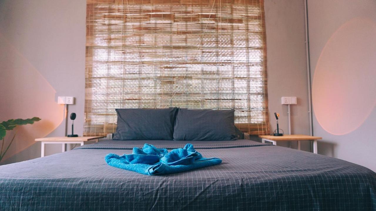Hotel Monkey Republic Kampot Esterno foto